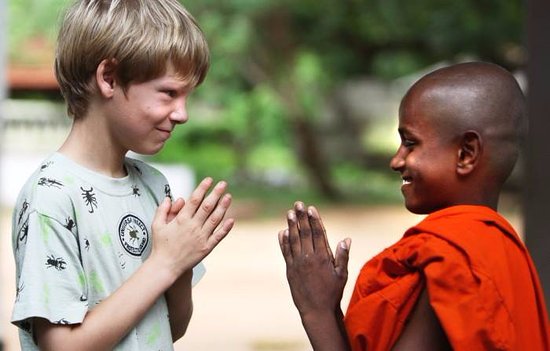 Traditional Sri Lankan greeting. Image credit: tikalanka.com