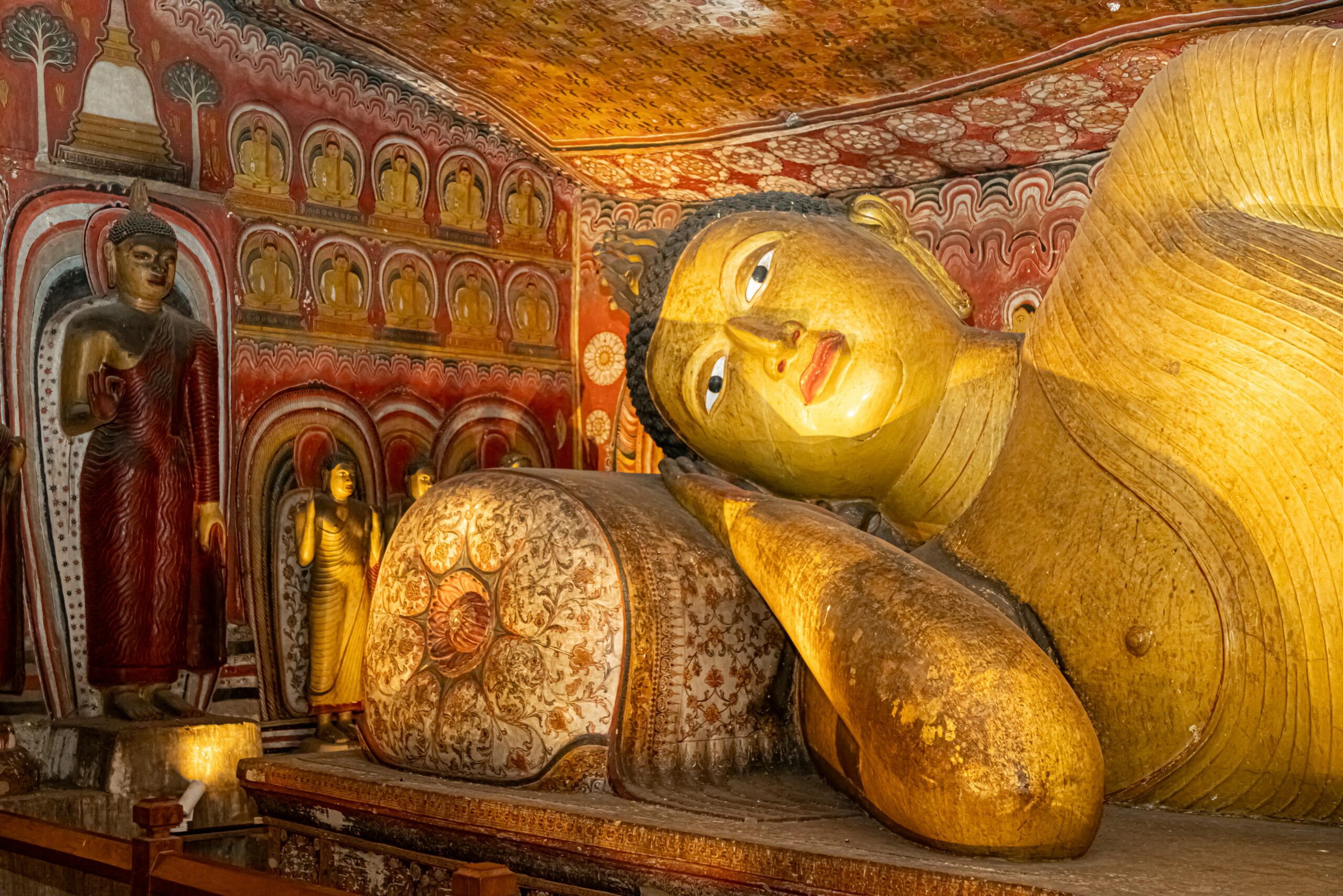 Dambulla Cave Sri Lanka: Insider Tips You Won't Find in the Guidebooks